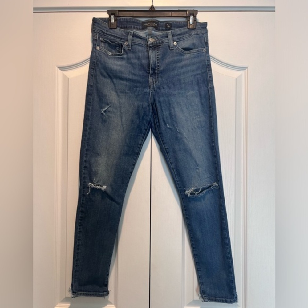 Lucky Brand Ava Super Skinny Jeans Size 10/30 - Rock the Distressed Denim Look